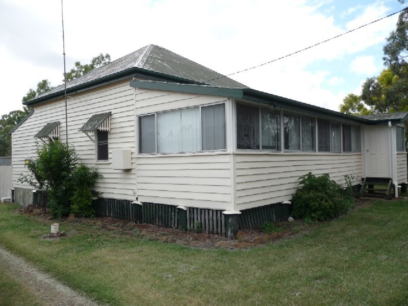 24 Eton Street, Cambooya QLD 4358