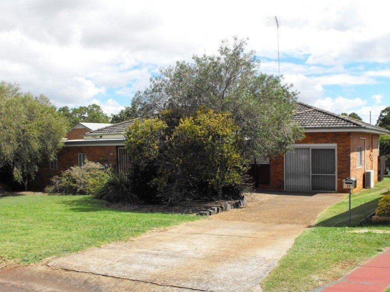 17 McIntyre Street, Centenary Heights QLD 4350