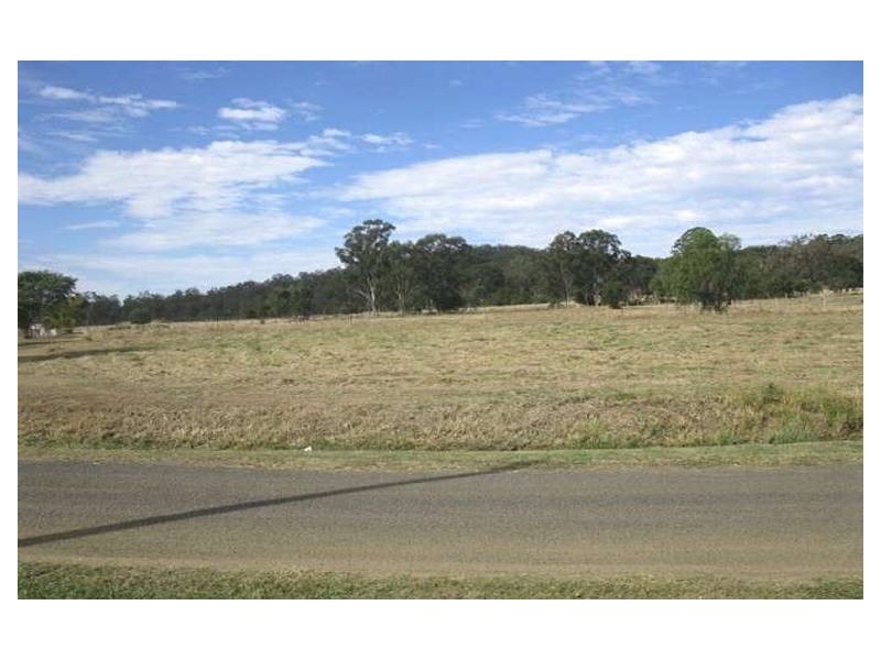 15 Leslee Court, Summerholm QLD 4341