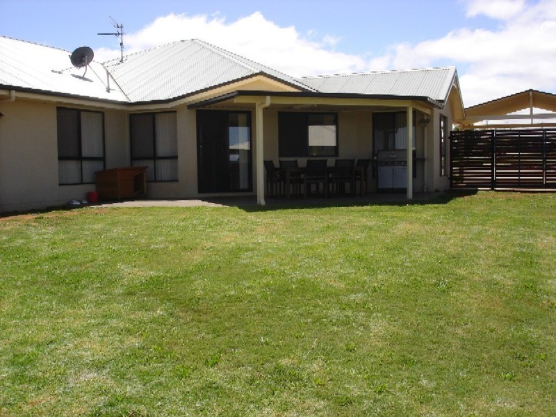 21 Highgrove Drive, Highfields QLD 4352