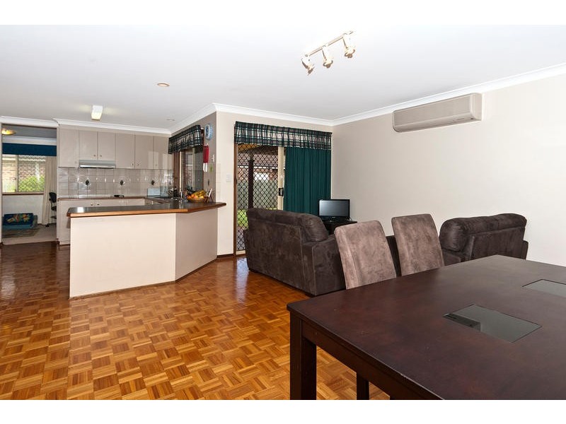 4 Emerald Court, Middle Ridge QLD 4350