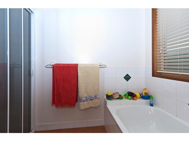 4 Emerald Court, Middle Ridge QLD 4350