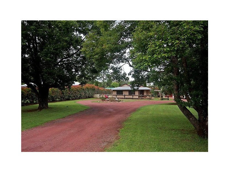 42 Highfields Road, Highfields QLD 4352