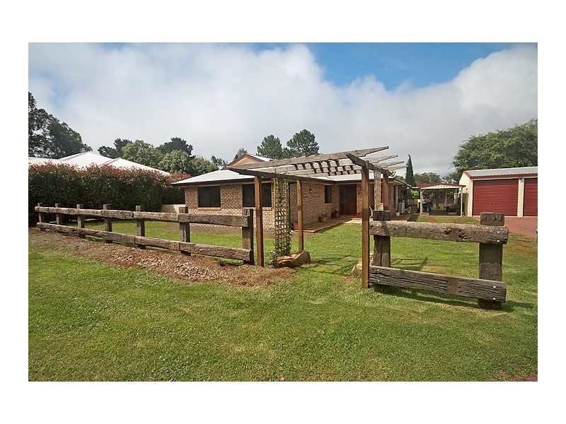 42 Highfields Road, Highfields QLD 4352