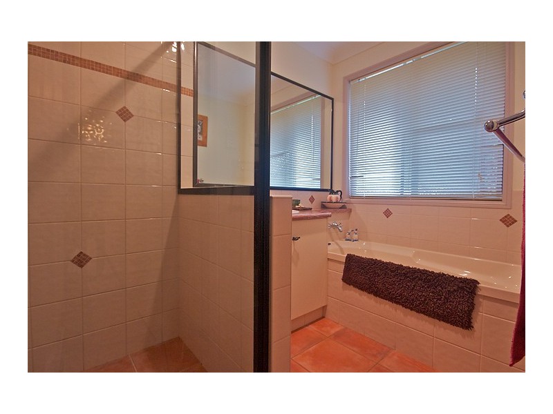 42 Highfields Road, Highfields QLD 4352