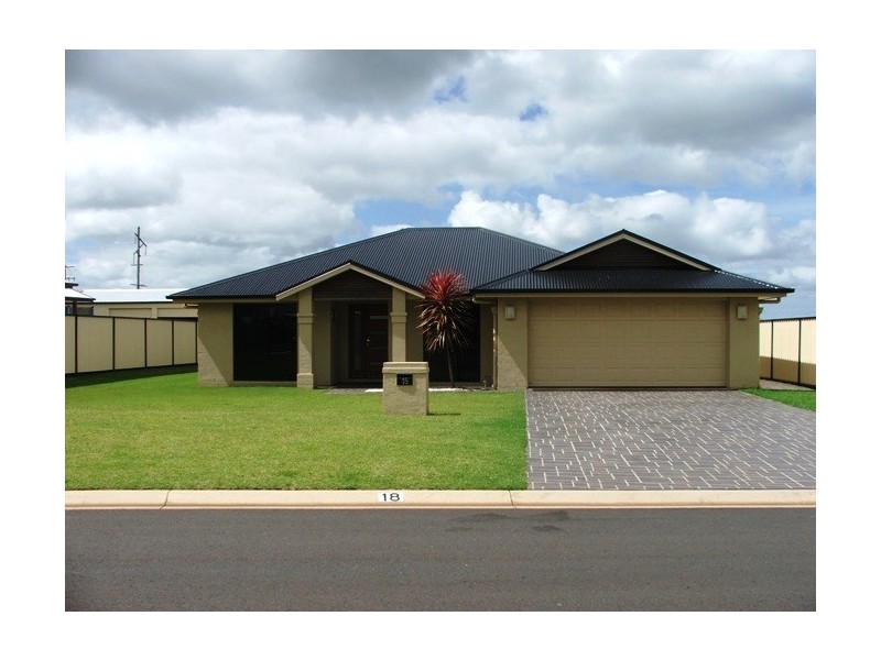 18 Wellington Street, Wyreema QLD 4352