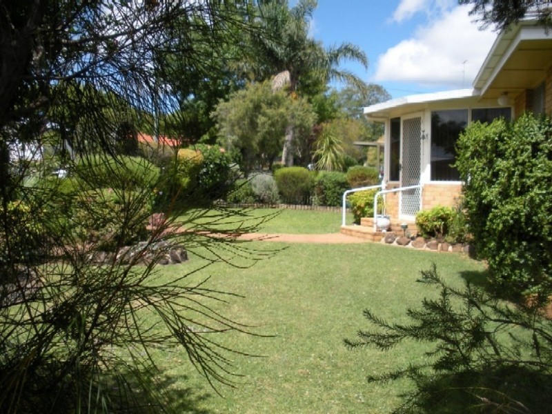 8 Coates Street, Kearneys Spring QLD 4350