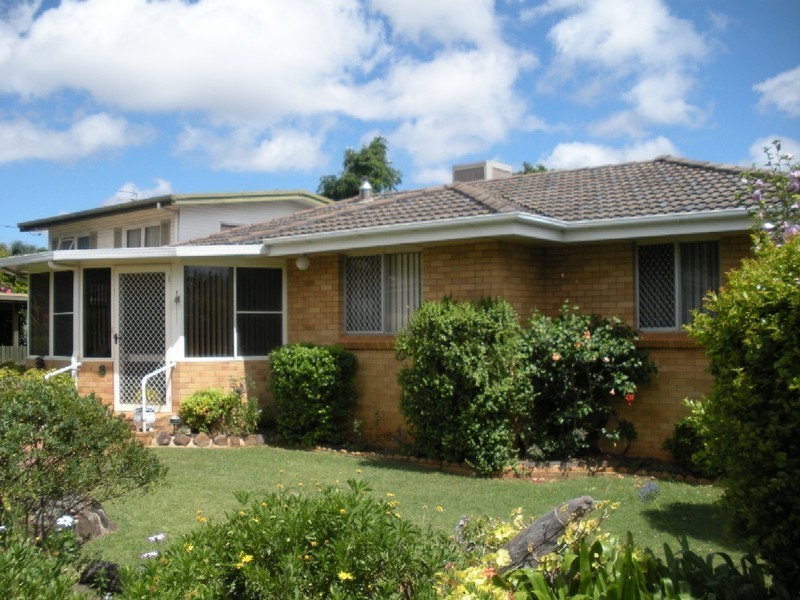 8 Coates Street, Kearneys Spring QLD 4350