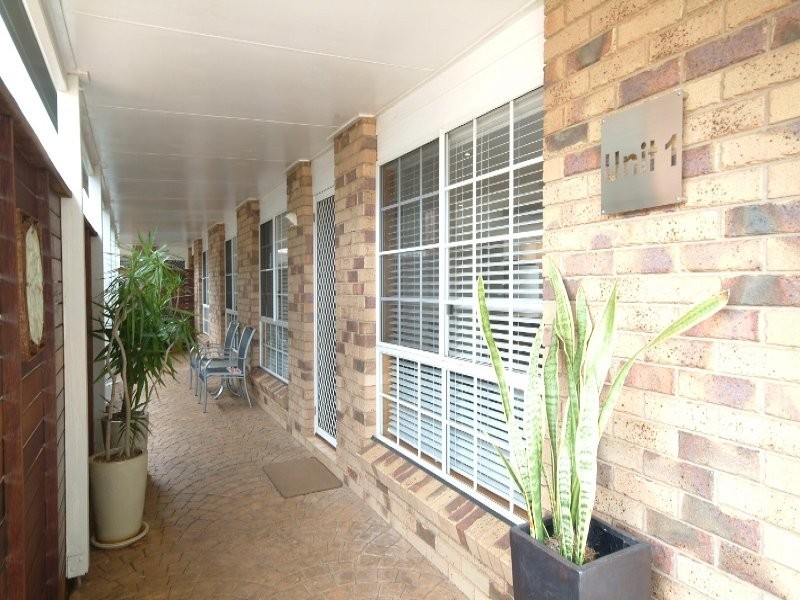 Unit 1/4 Carmen Street, Kearneys Spring QLD 4350