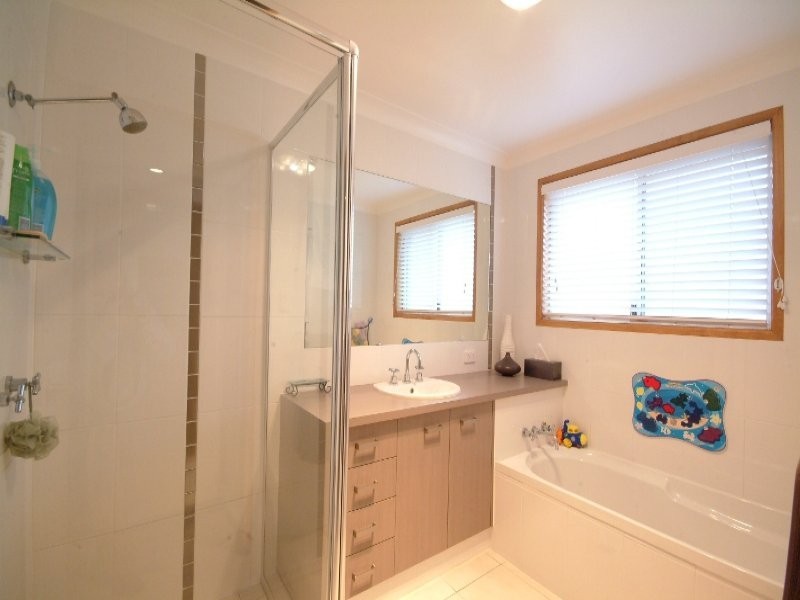 Unit 1/4 Carmen Street, Kearneys Spring QLD 4350