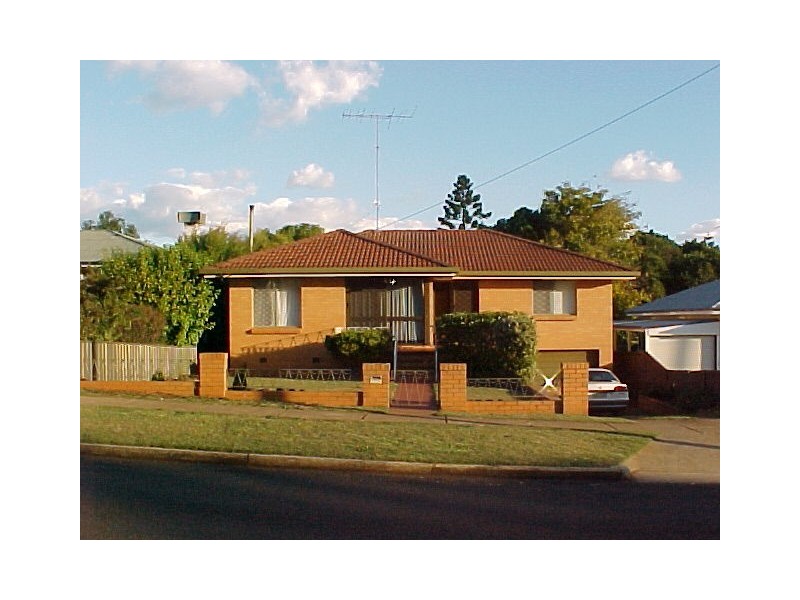 70a Jellicoe Street, Mount Lofty QLD 4350