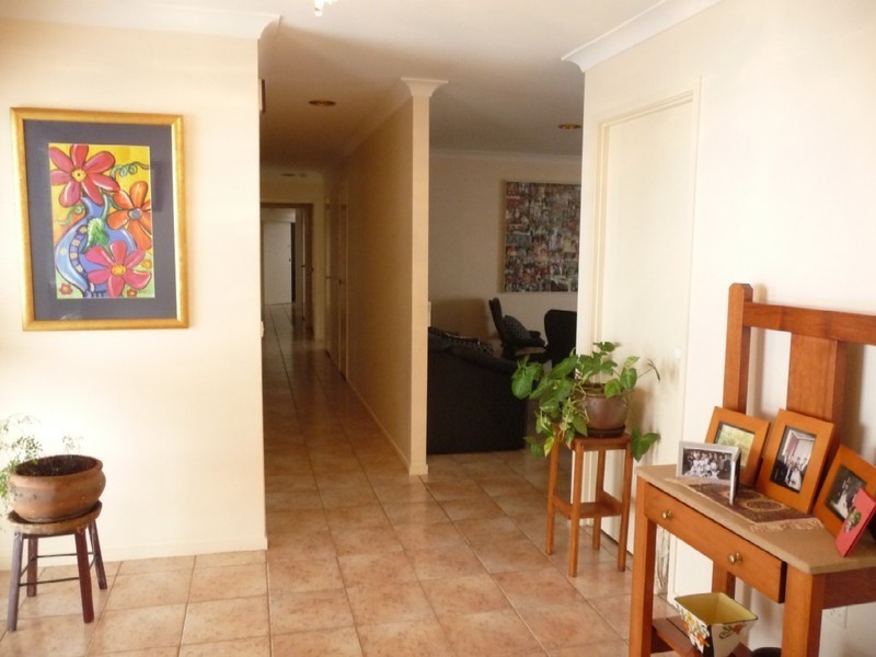 7 Robertson Crescent, Prince Henry Heights QLD 4350