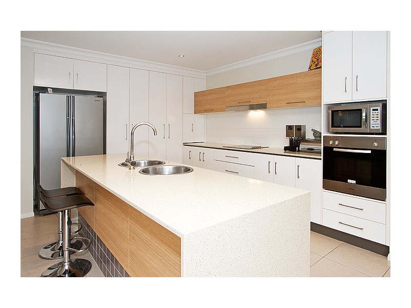 20 Fallon Drive, Middle Ridge QLD 4350