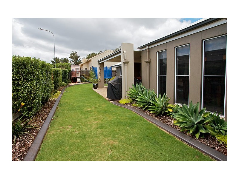20 Fallon Drive, Middle Ridge QLD 4350