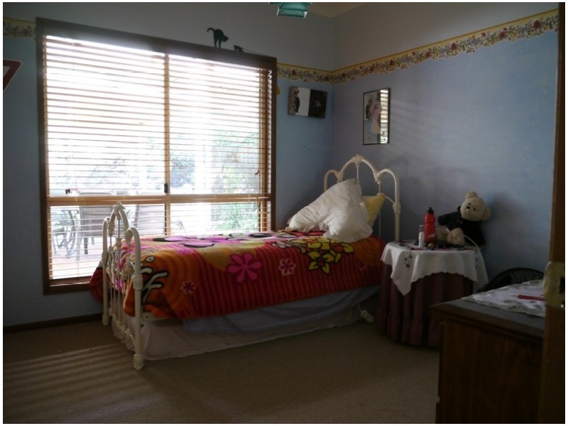 24 Blue Gum Drive, Highfields QLD 4352