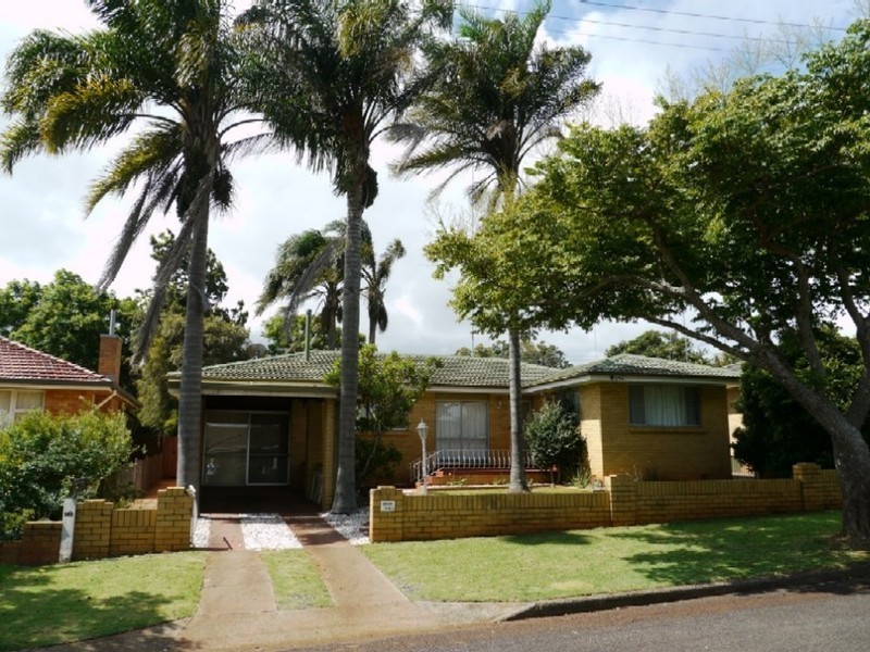 11 Coates Street, Kearneys Spring QLD 4350