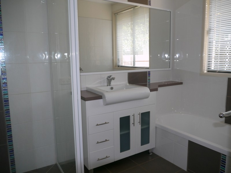 11 Coates Street, Kearneys Spring QLD 4350