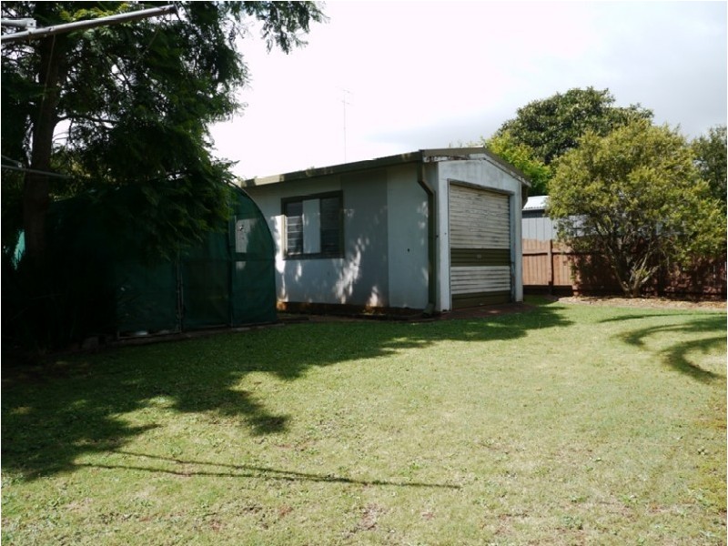 11 Coates Street, Kearneys Spring QLD 4350