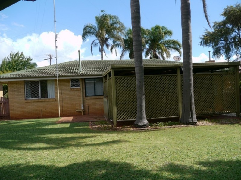 11 Coates Street, Kearneys Spring QLD 4350