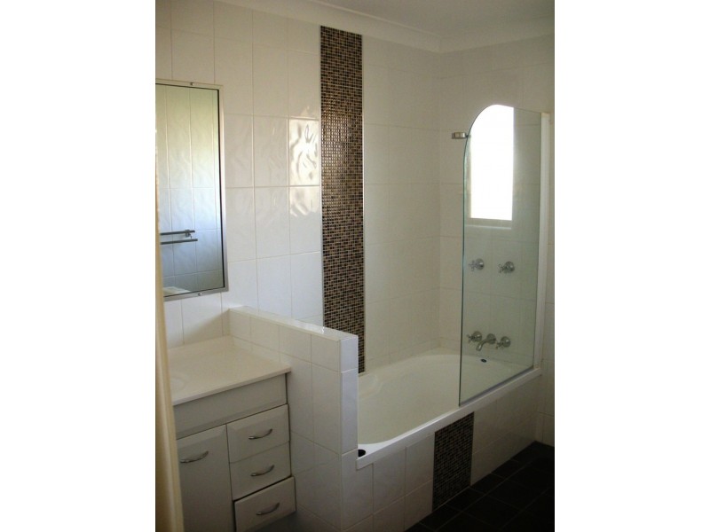 7 Diane Court, Centenary Heights QLD 4350