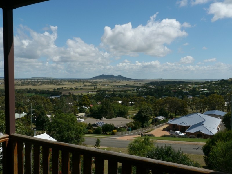 9 Scenic Court, Gowrie Junction QLD 4352