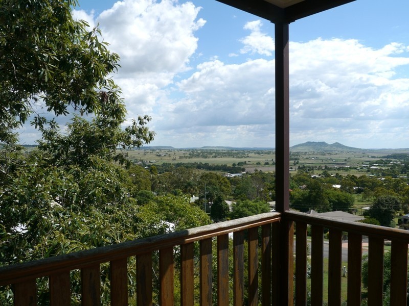 9 Scenic Court, Gowrie Junction QLD 4352