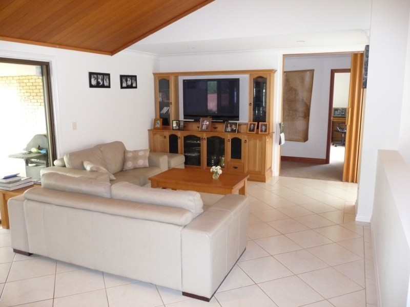 3 Fairway Crescent, Middle Ridge QLD 4350