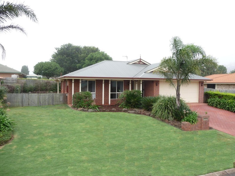 4 Weis Crescent, Middle Ridge QLD 4350