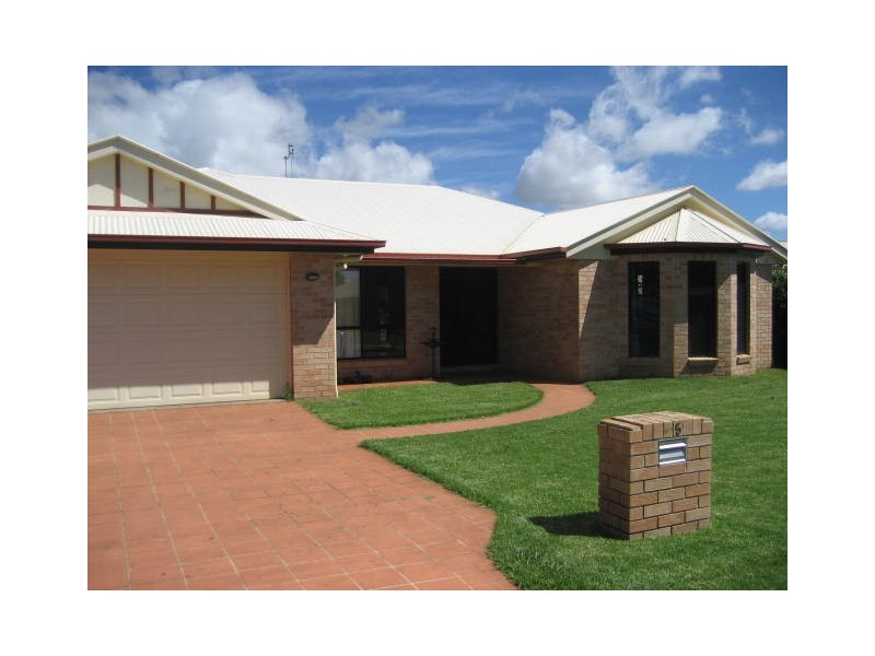 5 Barton Street, Middle Ridge QLD 4350