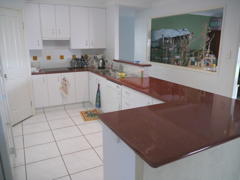 5 Barton Street, Middle Ridge QLD 4350