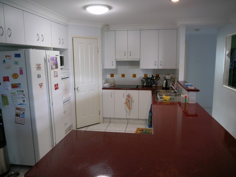 5 Barton Street, Middle Ridge QLD 4350