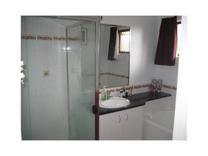 5 Barton Street, Middle Ridge QLD 4350