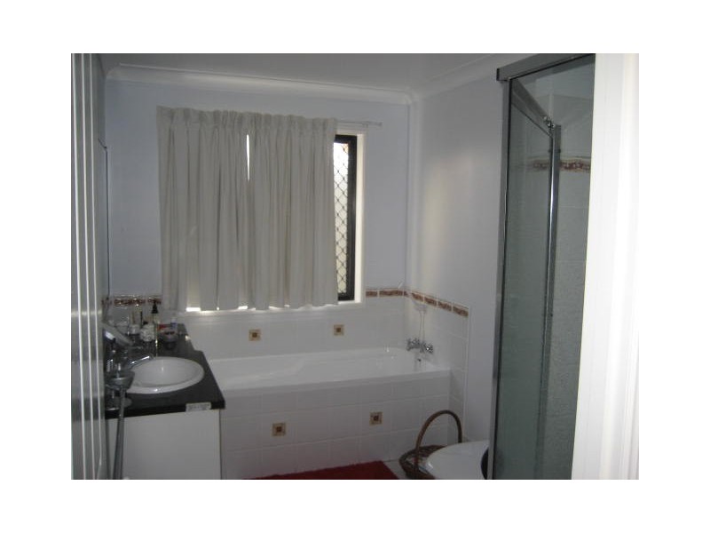 5 Barton Street, Middle Ridge QLD 4350