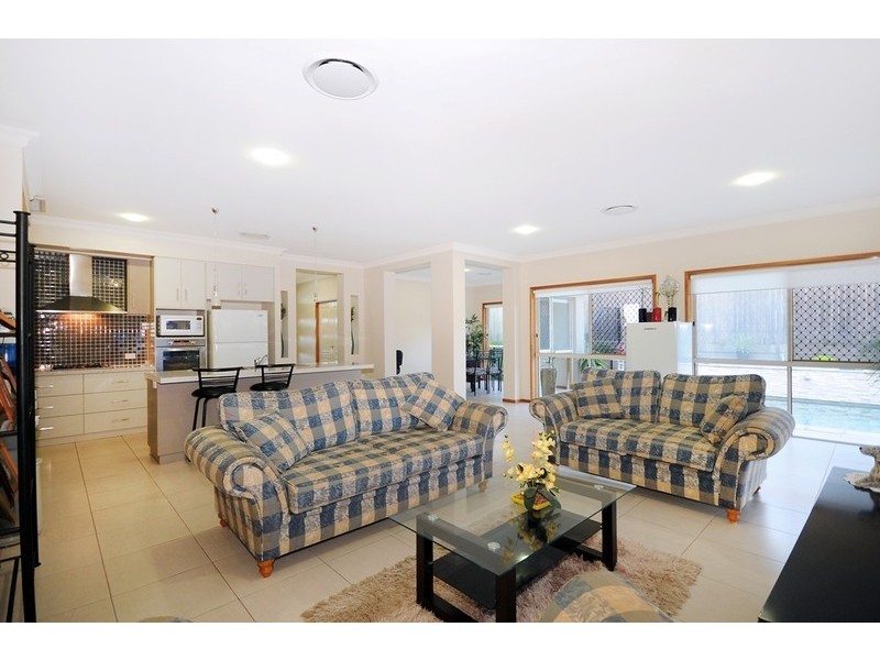 16 Kingfisher, Rangeville QLD 4350