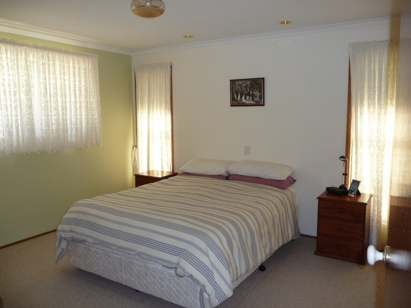 8 Stark Drive, Vale View QLD 4352