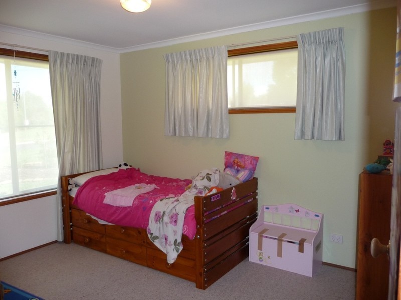 8 Stark Drive, Vale View QLD 4352