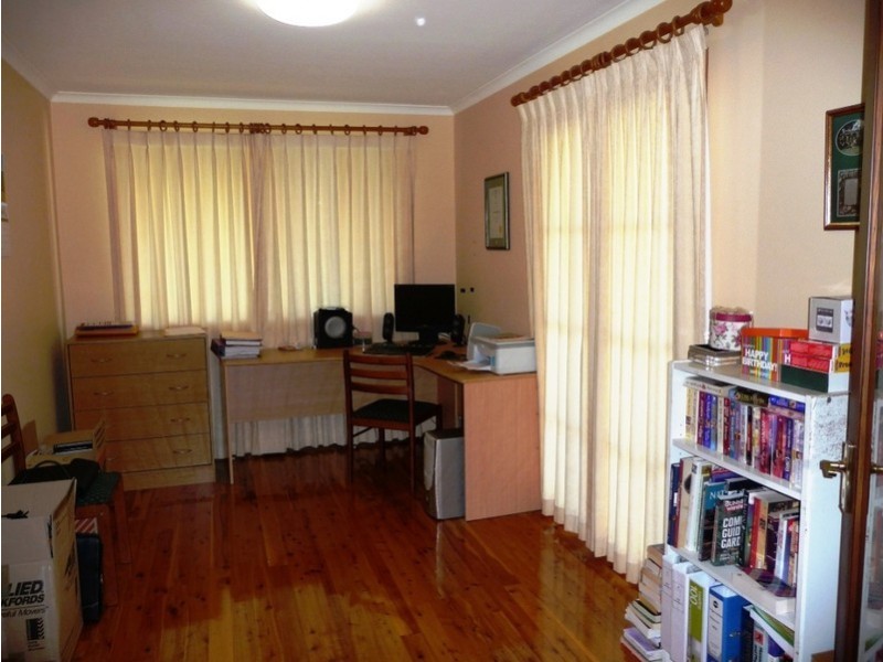 8 Stark Drive, Vale View QLD 4352