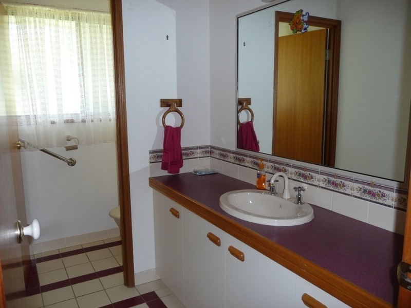 8 Stark Drive, Vale View QLD 4352