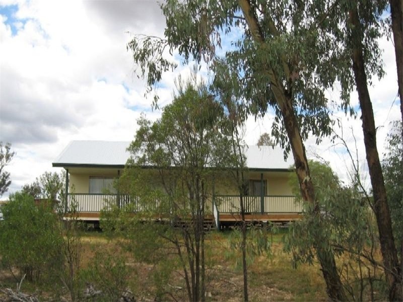 3 Malone Street, Texas NSW 4385