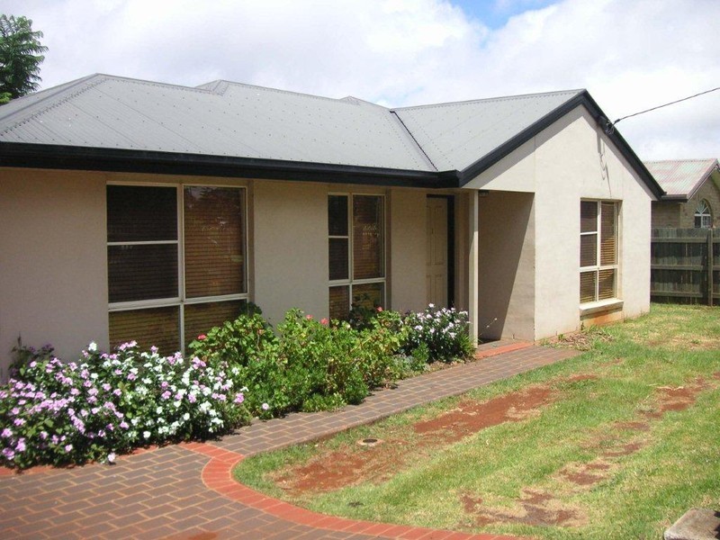 Kearneys Spring QLD 4350