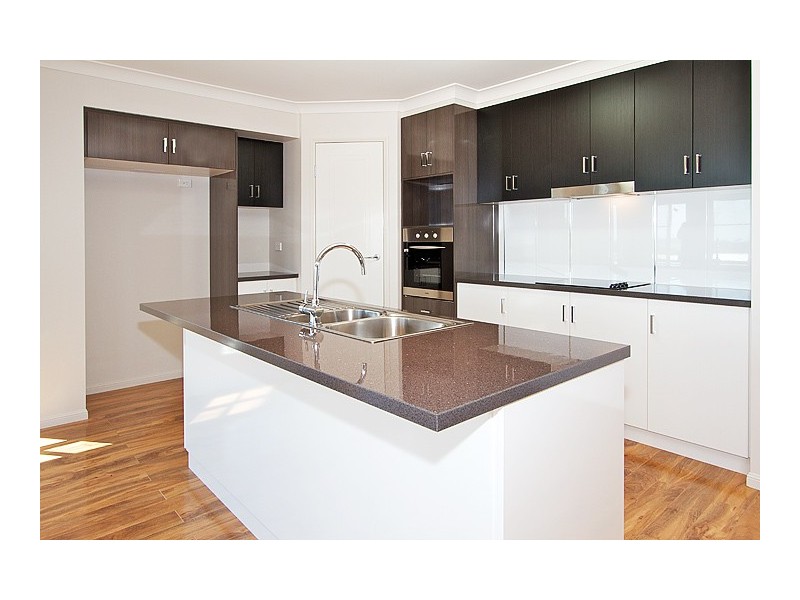 6 Oliver Street, Highfields QLD 4352