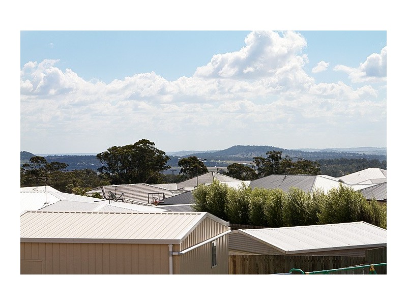 6 Oliver Street, Highfields QLD 4352