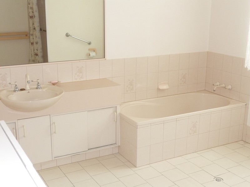 25 Bouganvillea Drive, Middle Ridge QLD 4350