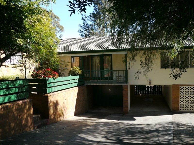 3 Peter Street, Mount Lofty QLD 4350