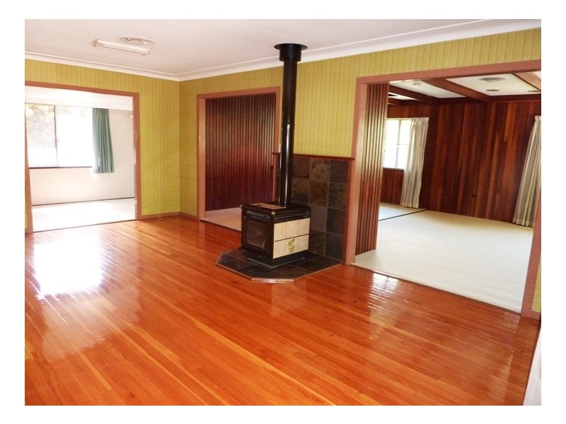 3 Peter Street, Mount Lofty QLD 4350