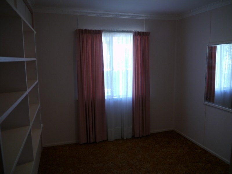 3 Peter Street, Mount Lofty QLD 4350