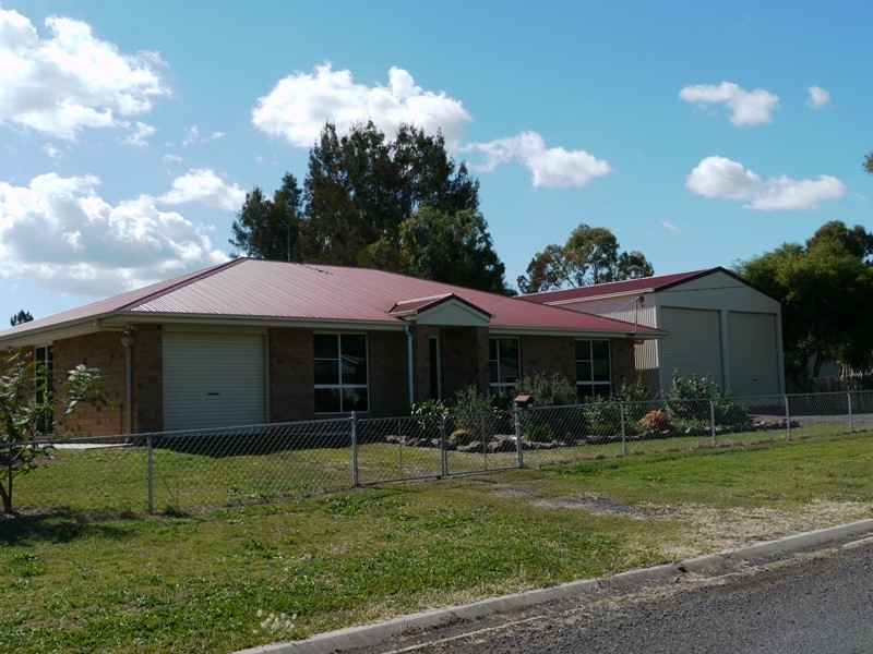 11 Queen Street, Kingsthorpe QLD 4400