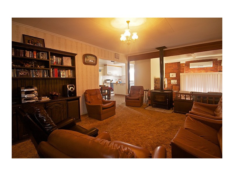 17 McIntyre Street, Centenary Heights QLD 4350