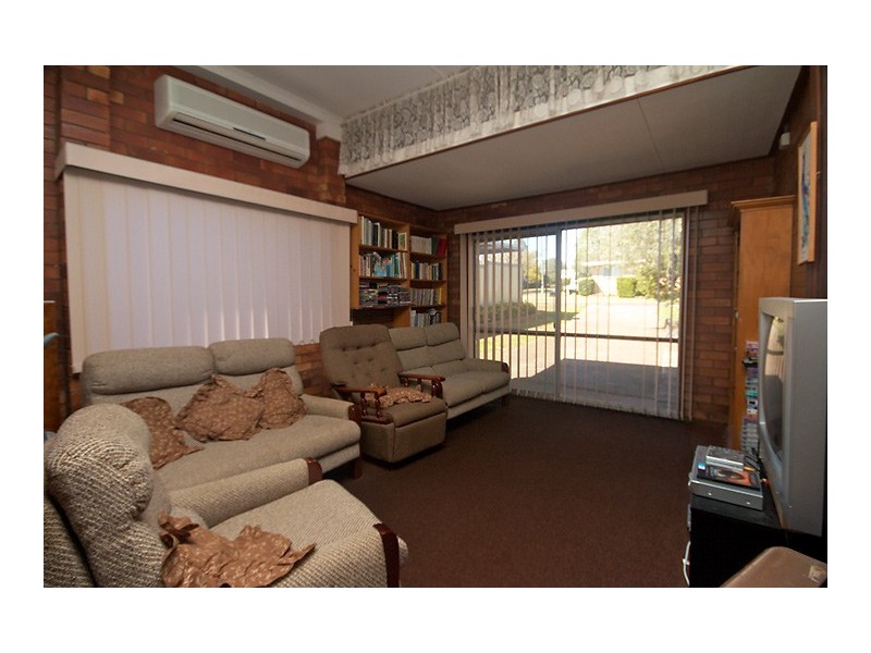 17 McIntyre Street, Centenary Heights QLD 4350