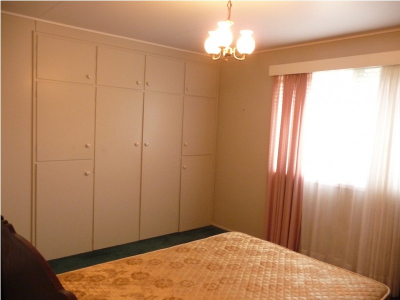 4 MacQueen Street, Mount Lofty QLD 4350